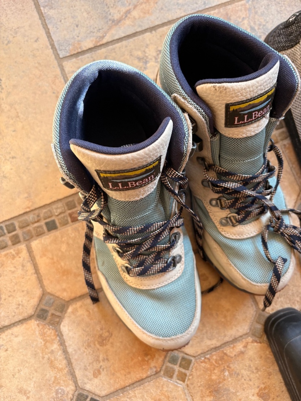 LLBean L.L. Bean Size 9 Comfortable Durable Iconic Hiking Outdoor Active Boots